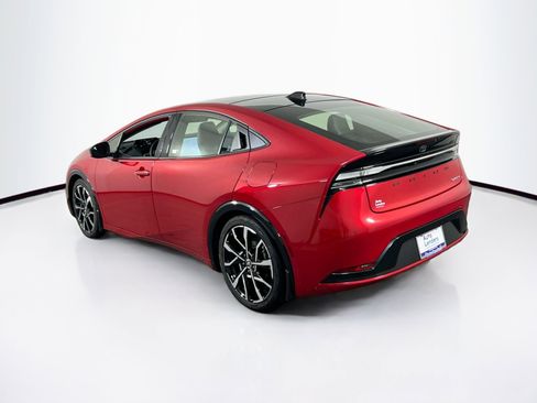Used 2025 Toyota Prius Plug-In Hybrid image 7