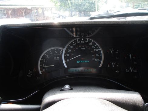 Used 2005 HUMMER H2 w/ Preferred Equipment Group AWD/4WD image 15