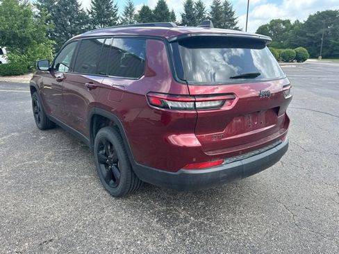 Used 2023 Jeep Grand Cherokee L Laredo AWD/4WD image 2