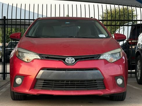 Used 2016 Toyota Corolla LE FWD image 2