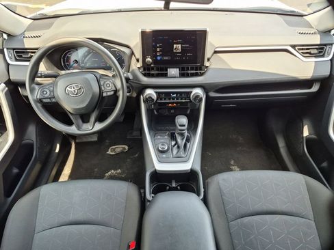 Used 2025 Toyota RAV4 XLE AWD/4WD image 25