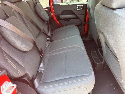 Used 2025 Jeep Wrangler Unlimited Sahara AWD/4WD image 14