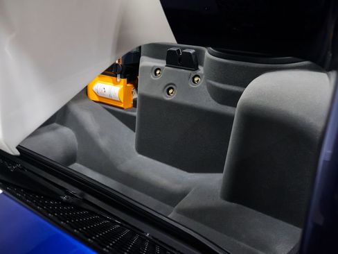 Used 2006 Ford GT RWD image 55