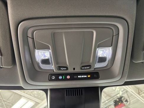 Used 2024 Chevrolet Silverado 1500 LT AWD/4WD image 28
