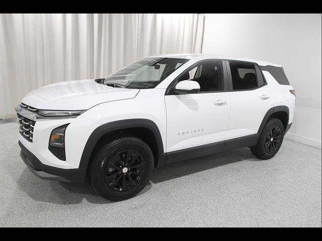 Used 2026 Chevrolet Equinox LT FWD image 3