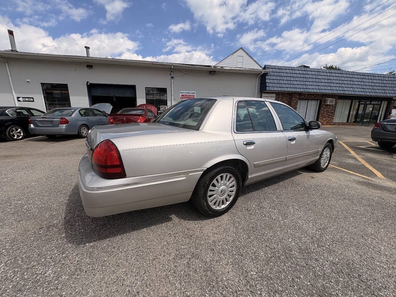 Used 2008 Mercury Grand Marquis LS RWD image 7
