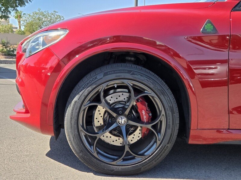 Used 2018 Alfa Romeo Stelvio Quadrifoglio w/ Driver Assist Dynamic Package AWD/4WD image 9