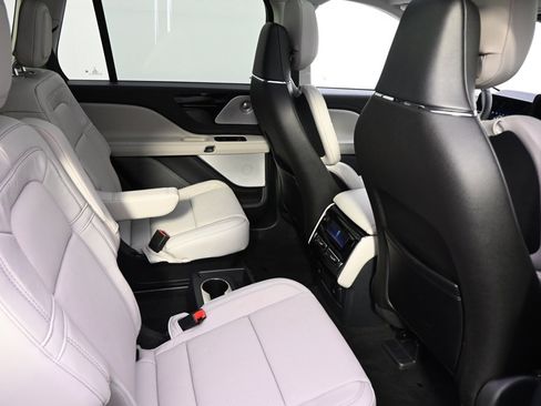 New 2025 Lincoln Aviator Reserve w/ Equipment Group 201A image 18