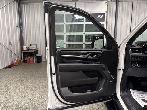 Used 2022 GMC Yukon XL Denali AWD/4WD image 7