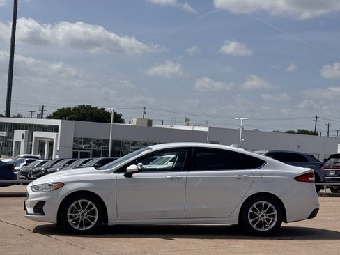 Used 2019 Ford Fusion SE image 7