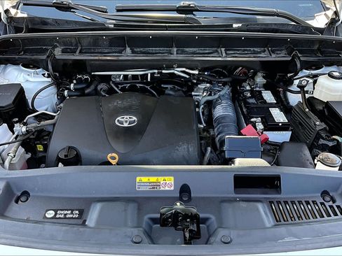 Used 2022 Toyota Highlander Limited FWD image 32