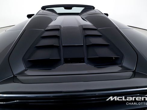Used 2022 Lamborghini Huracan EVO RWD image 23