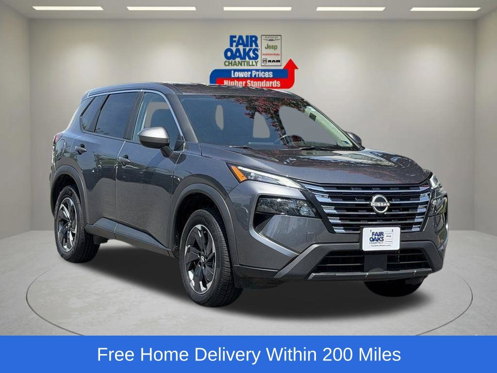 Used 2025 Nissan Rogue SV FWD image 1