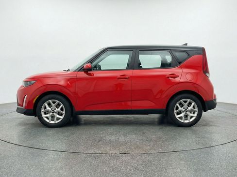 Used 2025 Kia Soul LX w/ LX Technology Package FWD image 5