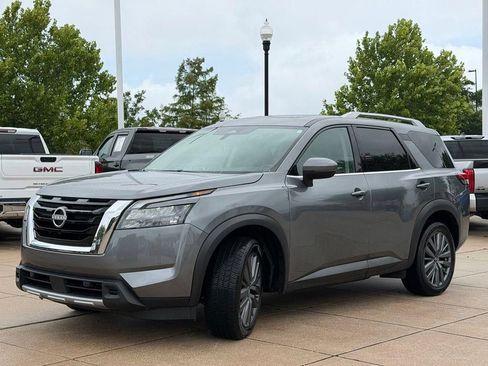 Used 2025 Nissan Pathfinder SL w/ SL Premium Package AWD/4WD image 7