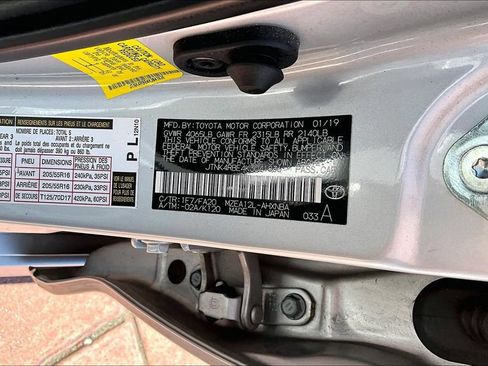 Used 2019 Toyota Corolla SE w/ Carpet Mat Package FWD image 16