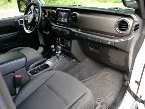 Used 2022 Jeep Wrangler Sport image 34