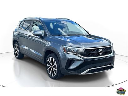 Certified 2023 Volkswagen Taos SE w/ Panoramic Sunroof Package
