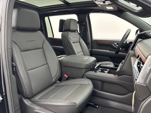 New 2026 GMC Yukon XL Denali w/ Denali Reserve Package AWD/4WD image 39