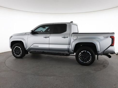 Used 2024 Toyota Tacoma TRD Sport RWD image 8