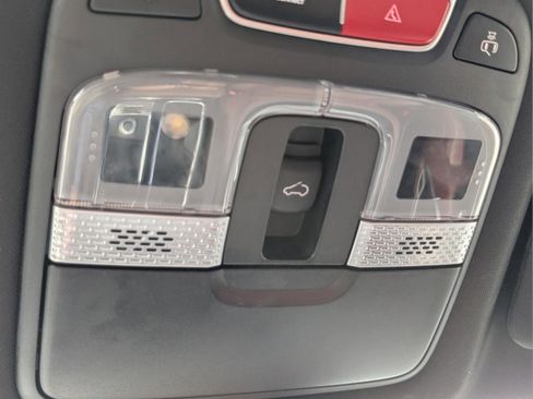 Used 2024 Kia Telluride EX w/ EX Captain's Chair Package image 40