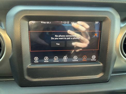 Used 2023 Jeep Wrangler Unlimited w/ Cold Weather Group image 21