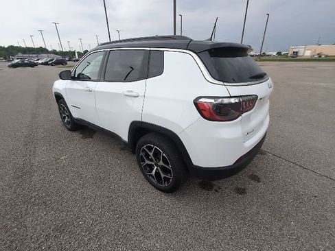 Used 2025 Jeep Compass Limited AWD/4WD image 9