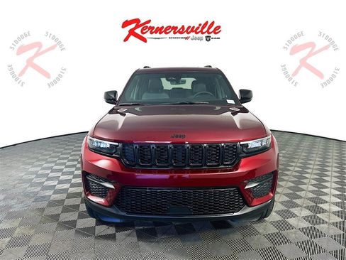 New 2025 Jeep Grand Cherokee Altitude image 2