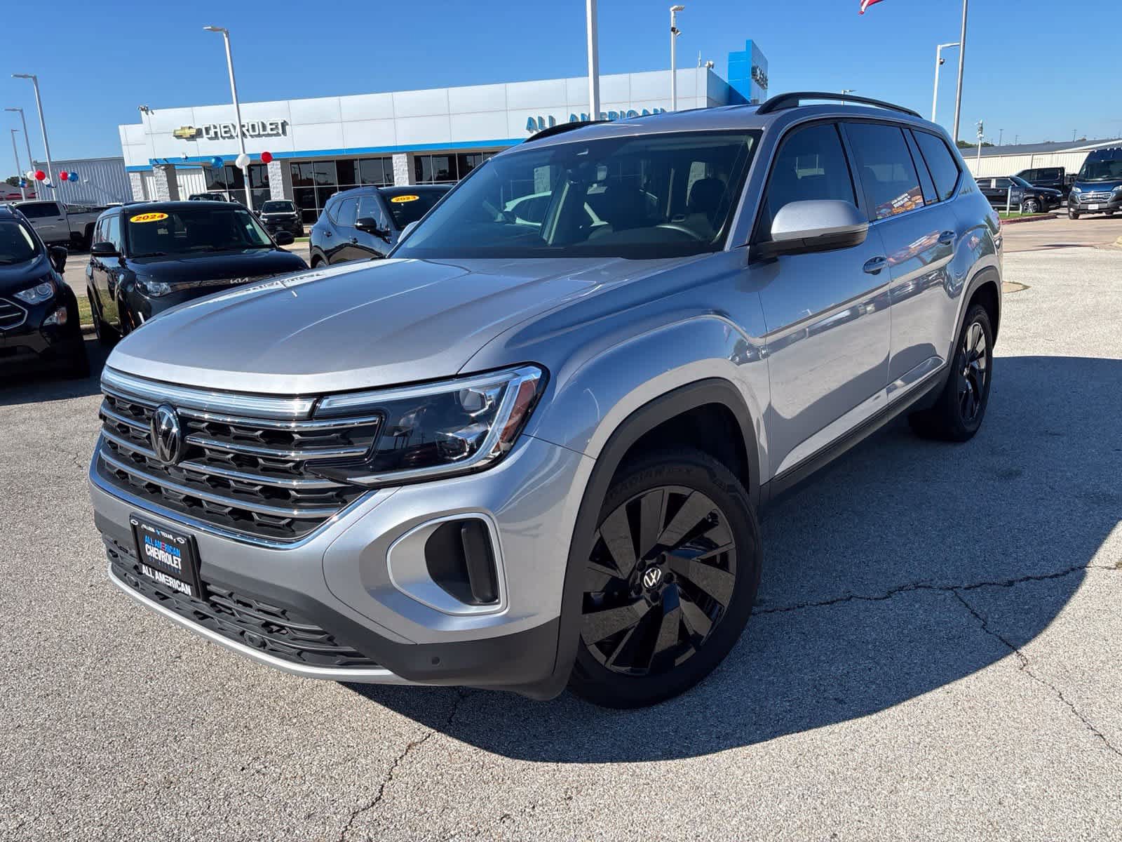 Used 2024 Volkswagen Atlas SE FWD image 1