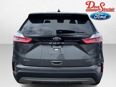 Used 2024 Ford Edge SEL w/ Convenience Package image 8