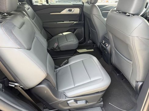 New 2026 Ford Explorer Active w/ Active Comfort Package RWD image 13