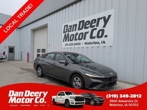 Used 2025 Hyundai Elantra SE w/ Cargo Package FWD image 1