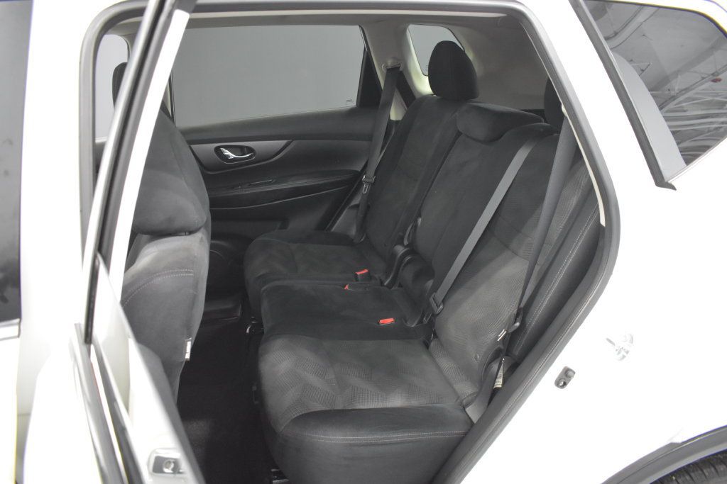 Used 2014 Nissan Rogue SV w/ SV Premium Package FWD image 32