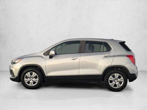 Used 2018 Chevrolet Trax LS image 9