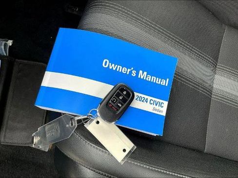 Used 2024 Honda Civic Sport image 35