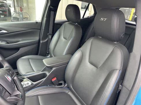 Used 2025 Buick Encore GX Sport Touring w/ Comfort Package FWD image 4