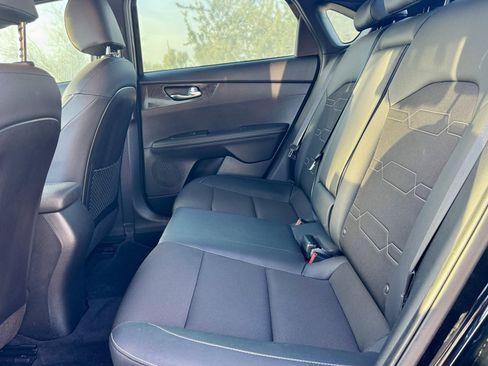 Certified 2023 Kia Forte GT-Line image 12