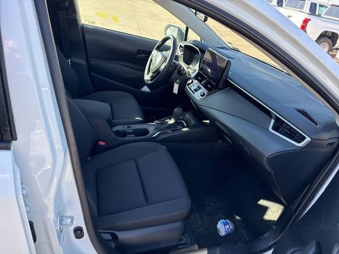 Used 2025 Toyota Corolla LE image 18