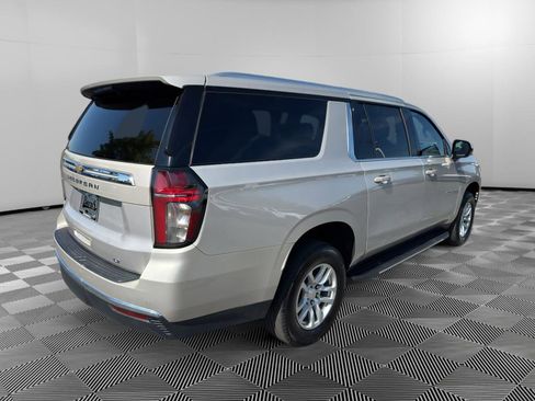 Used 2024 Chevrolet Suburban LT image 7