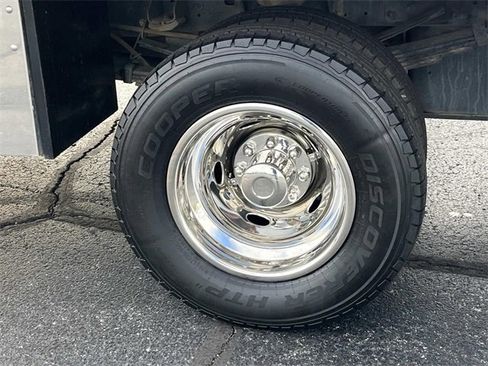 Used 2018 RAM 3500 Tradesman w/ Chrome Appearance Group image 13