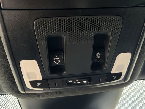 Used 2024 Honda Pilot TrailSport image 32