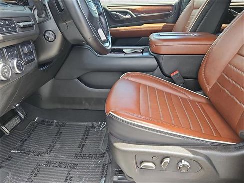 Used 2024 GMC Yukon Denali Ultimate AWD/4WD image 16