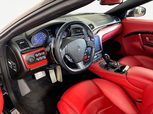Used 2018 Maserati GranTurismo Convertible image 14