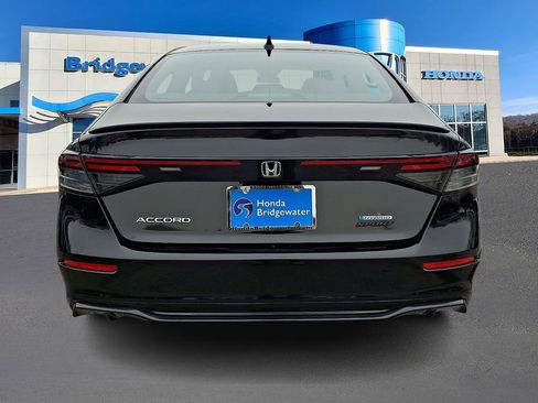 Used 2023 Honda Accord Sport-L image 5