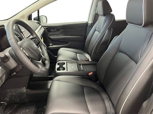 New 2026 Honda Odyssey Touring image 11