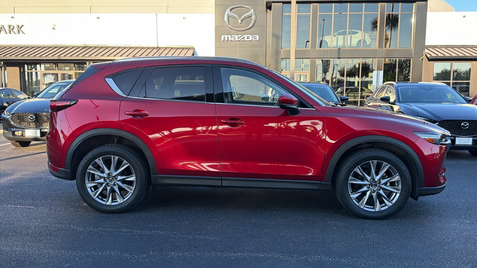 Used 2021 MAZDA CX-5 Grand Touring w/ GT Premium Package AWD/4WD image 3