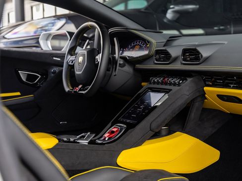 Used 2023 Lamborghini Huracan Tecnica image 44