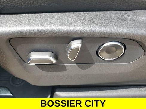 New 2026 GMC Yukon XL Denali w/ Denali Reserve Package image 17