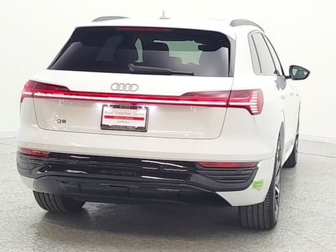 Used 2024 Audi Q8 e-tron Premium Plus w/ Premium Plus Package AWD/4WD image 6