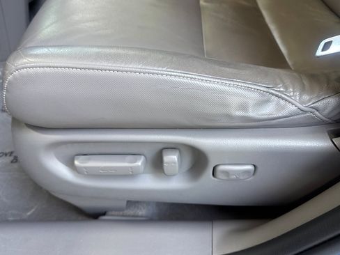 Used 2011 Honda CR-V EX-L image 14